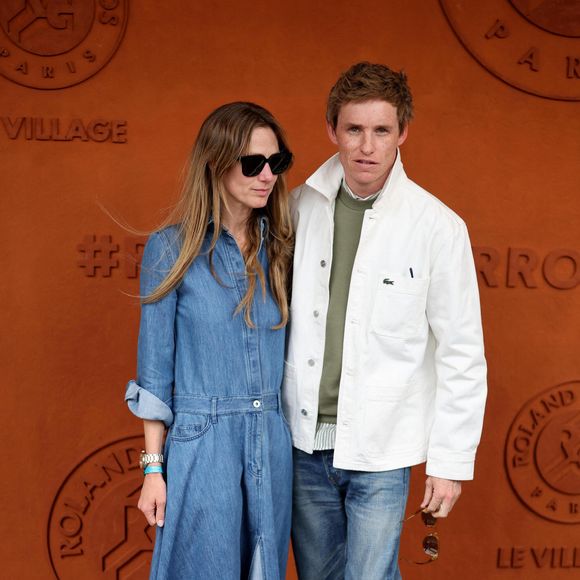 Eddie Redmayne et sa femme Hannah Bagshawe au village lors des Internationaux de France de Tennis de Roland Garros 2025, à Paris, France, le 6 juin 2025. © Jacovides-Moreau/Bestimage