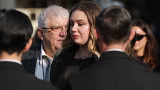 Dernier voyage d'Emilie Dequenne : Sa fille Milla envahie par l'émotion après ce geste fort qu'elle a fait pendant la cérémonie