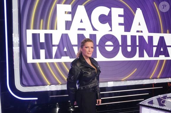 Exclusif - Loana  sur le plateau de l’enregistrement de l’émission « Face à Hanouna » présentée par C.Hanouna et diffusée sur C8 le 16 novembre 2024, à Paris, France, le 14 novembre 2024. © Jack Tribeca/Bestimage