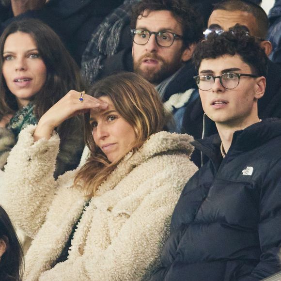 Pablo Mira et sa compagne Lisa Brunet, Laury Thilleman (Miss France 2011) et son frère Hugo Thilleman dans les tribunes lors du match de Ligue Des Champions 2024-2025 (LDC) "PSG - Brest (7-0)" au Parc Des Princes, le 19 février 2025.
© Cyril Moreau/Bestimage
