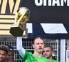 Pour sceller leur amour, Matvey et Marina ont en effet fait le choix audacieux d'une esthétique "Black & White"

Matvey Safonov (Paris SG) - Le Paris Saint-Germain (PSG) a été sacré champion de France 2026 lors de son match contre le Paris FC (2-1) au stade Jean Bouin à Paris, le 17 mai 2026.