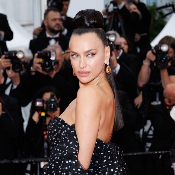 Irina Shayk - Montée des marches du film « Partir un jour » pour la cérémonie d’ouverture du 78ème Festival International du Film de Cannes, au Palais des Festivals à Cannes. Le 13 mai 2025
© Jacovides-Moreau / Bestimage