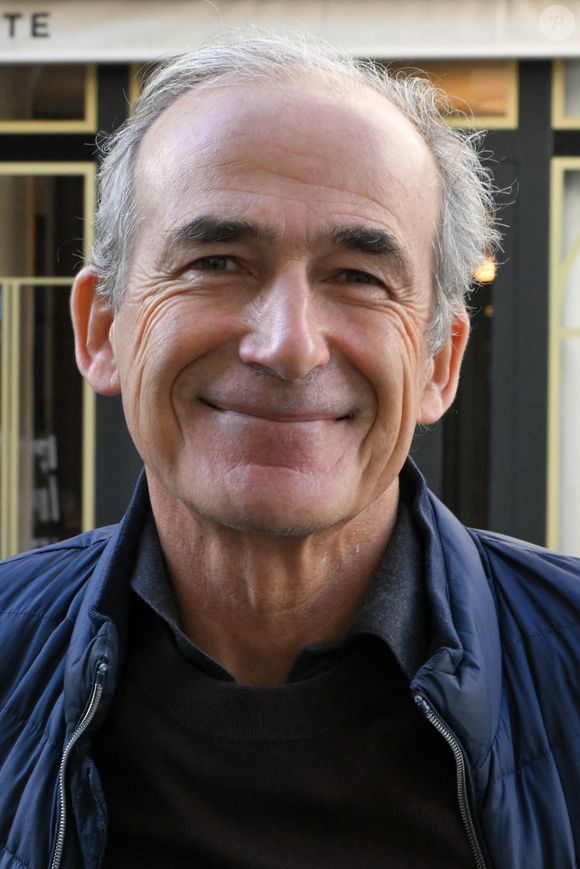 Olivier Kretz - La famille Kretz, rendue célèbre par la série L'Agence diffusée sur Netflix, inaugure sa première agence immobilière physique à Paris, dotée de six pièces au 100 rue du Bac, dans le 7ème arrondissement de Paris, France, le 2 février 2026. © Lionel Urman/Bestimage