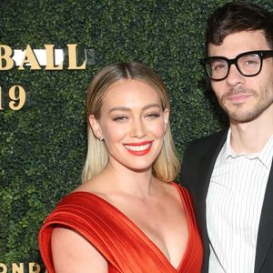 Hilary Duff, de la série "Lizzie McGuire" lui a rendu hommage sur Instagram.
Hilary Duff et son compagnon Matthew Koma - People à la soirée "Baby Ball 2019" aux studios Goya à Hollywood, Los Angeles, le 12 octobre 2019. Bestimage