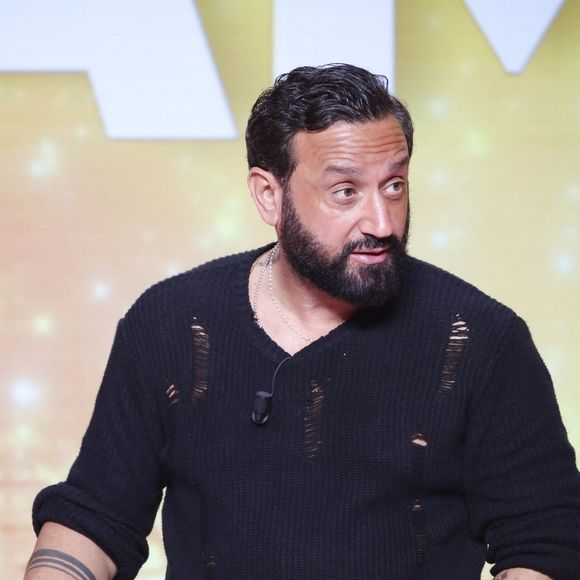 Exclusif - Cyril Hanouna, sur le plateau de l'émission TBT9 (Tout beau tout n9uf) présentée par C.Hanouna et diffusée en direct sur W9 à Paris le 1er décembre 2025. © Jack Tribeca / Bestimage