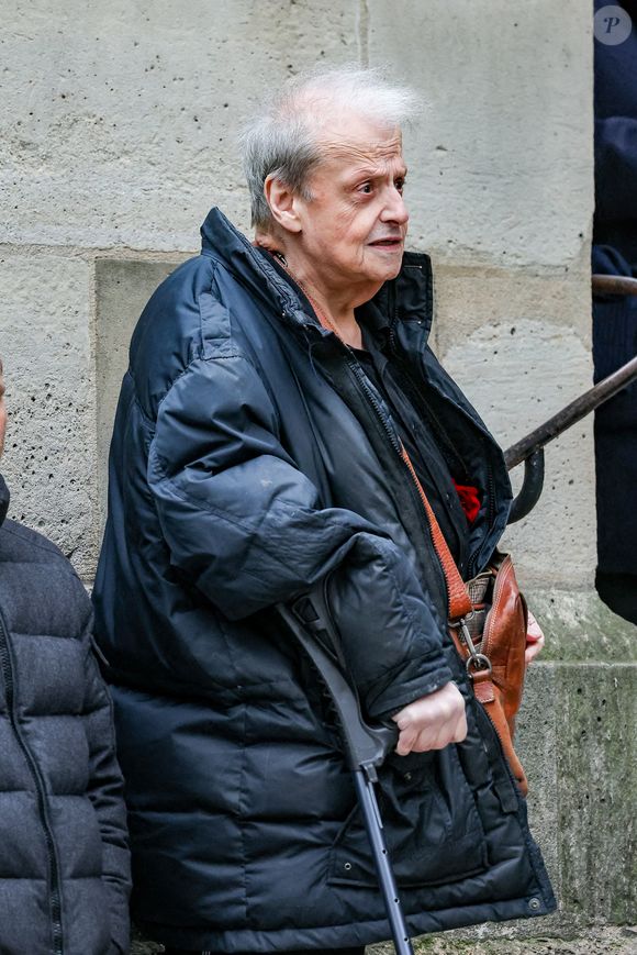 Guy Carlier - Arrivées aux obsèques de C.Laborde en l’église Saint-Roch à Paris, le 6 février 2025. Décédée le 28 janvier 2025 à l'âge de 73 ans, l'ancienne présentatrice météo de TF1 (1988 - 2017) était atteinte de la maladie neurodégénérative à corps de Lewy. 
© Jacovides - Moreau / Bestimage