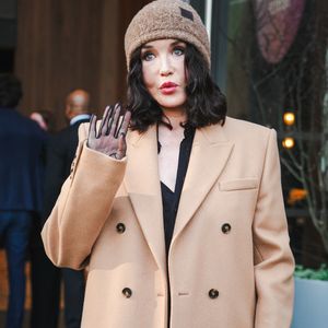 Isabelle Adjani à l'évènement Stella McCartney Womenswear Automone/Hiver 2025-2026 à la Fashion Week de Paris le 5 mars 2025. © Lucia Sabatelli / Bestimage