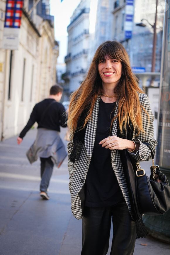 dLou Doillon au défilé La Rose Vivier à la Fashion Week de Paris le 6 mars 2025 © Lucia Sabatelli / Bestimage