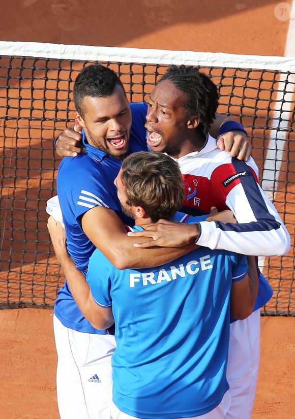 Gaël Monfils et Jo-Wilfried Tsonga lors de la demi-finale de la Coupe Davis face à la République tchèque à Roland Garros à Paris, le 13 septembre 2014. 

JACOVIDES-MOREAU / BESTIMAGE