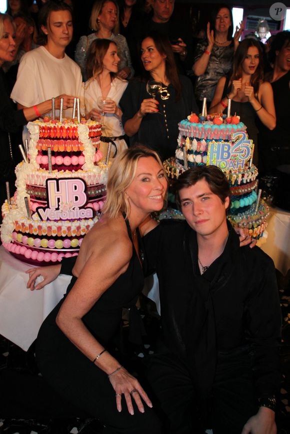 Exclusif - Véronica Thierry (directrice adjointe de l’Arc et son fils Noah  à la soirée d’anniversaire de Véronica Thierry au club l’Arc Paris le 10 novembre 2025.
© Philippe Baldini / Bestimage