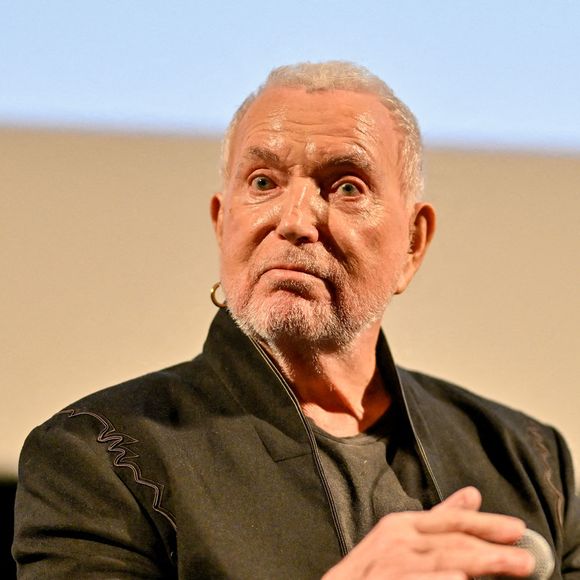 À 80 ans, Bernard Lavilliers apporte son soutien aux lycéens mobilisés et salue leur engagement politique.

Une rencontre musicale avec Bernard Lavilliers pour un avant-goût de son nouvel album lors du 18e Festival du film Lumière de Lyon, en France. Photo de Julien Reynaud/APS-Medias/ABACAPRESS.COM
