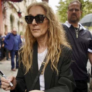 Une condition difficile à vivre pour la chanteuse et pour ses proches

Céline Dion à Paris