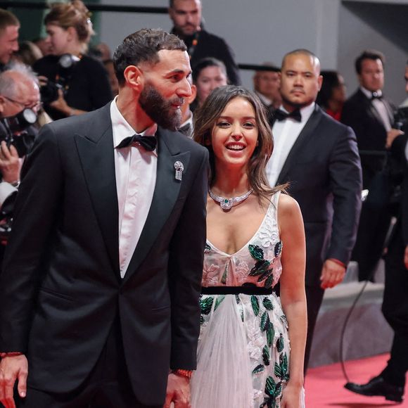 à Coti-Chiavari (Corse-du-Sud)

Karim Benzema et sa compagne Lyna Khoudri à la descente des marches du film « 13 jours 13 nuits » lors du 78ème Festival International du Film de Cannes. Le 23 mai 2025
© Jacovides-Moreau / Bestimage