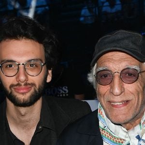 Gérard Darmon, son fils Jules Darmon  - Les célébrités assistent au combat de boxe opposant le français Tony Yoka au congolais Martin Bakula à l'AccorHotels Arena à Paris, France, le 14 mai 2022. © Coadic Guirec/Bestimage