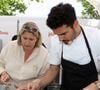 A savoir Jorick, avec qui elle avait remporté Top Chef.

Les Chefs à Saint-Tropez fêtent les producteurs - Démonstration culinaire avec La Cheffe Stéphanie Le Quellec - La Scène - Paris et Les Candidats Quentin Maufrais et Jorick Dorignac - TopChef. © Jean-Marc Lhomer/Bestimage