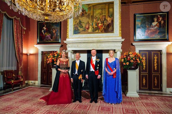 Les membres de la famille royale lors du banquet d'Etat au Palais royal d'Amsterdam à l'occasion de la visite officielle du président du Portugal Marcelo Rebelo de Sousa aux Pays-Bas le 10 décembre 2024.