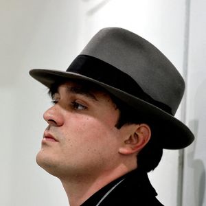 Celui qui se fait désormais appeler Alain Delon Jr a attaqué en justice les exécuteurs testamentaires d'Alain Delon et Anouchka et Anthony

Exclusif - Alain-Fabien Delon lors du cocktail après-spectacle lors de la soirée Ciné-concert symphonique "Alain Delon, le dernier Samouraï" au Palais des congrès à Paris le jour de son anniversaire le 8 novembre 2024.

© Jacovides / Moreau / Bestimage