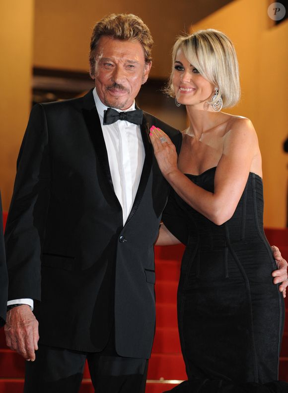 En 2022, Laeticia Hallyday révélait qu'un petit frère vietnamien devait rejoindre Jade et Joy en 2009. 

Johnny et Laeticia Hallyday quittent la première de Vengeance lors du 62ème Festival de Film au Palais des Festivals à Cannes, France, le 17 mai 2009. Photo by Doug Peters/PA Photos/ABACAPRESS.COM