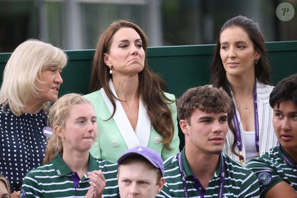 Catherine (Kate) Middleton, princesse de Galles dans les tribunes lors du tournoi de Wimbledon 2023 au All England Lawn Tennis and Croquet Club de Londres, Royaume Uni, le 4 juillet 2023. Mirrorpix / Bestimage