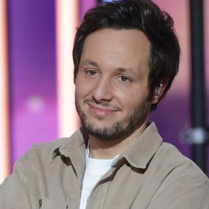Vianney - Les célébrités se mobilisent pour la 38ème édition du Téléthon dans les studios de France 2 à Paris. 
© Coadic Guirec / Bestimage