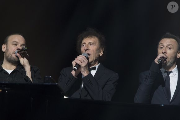 Ours, de son vrai nom Charles Souchon, Alain Souchon et Pierre Souchon - Concert du 13ème Gala 2018 de l'Association pour la Recherche sur Alzheimer à la salle Pleyel à Paris le 12 février 2018. L'intégralité des bénéfices de cette soirée servira à financer la recherche sur la maladie d’Alzheimer. © Coadic Guirec-Pierre Perusseau/Bestimage12/02/2018 - Paris
