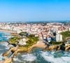 Côté mer, les surfeurs ne seront pas en reste car ici les vagues ne sont jamais paresseuses. Cette belle ville habitée par la culture fait maintenant aussi dans le festival de cinéma.  


Photo de la ville de Biarritz. © Saiko3p/123RF