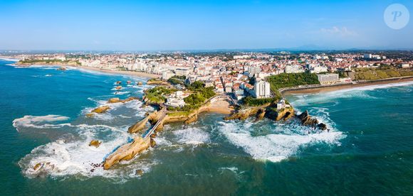 Côté mer, les surfeurs ne seront pas en reste car ici les vagues ne sont jamais paresseuses. Cette belle ville habitée par la culture fait maintenant aussi dans le festival de cinéma.  


Photo de la ville de Biarritz. © Saiko3p/123RF