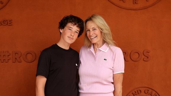 Estelle Lefébure entourée de son fils Giuliano, 15 ans, à Roland-Garros : duo complice face à d'autres personnalités
