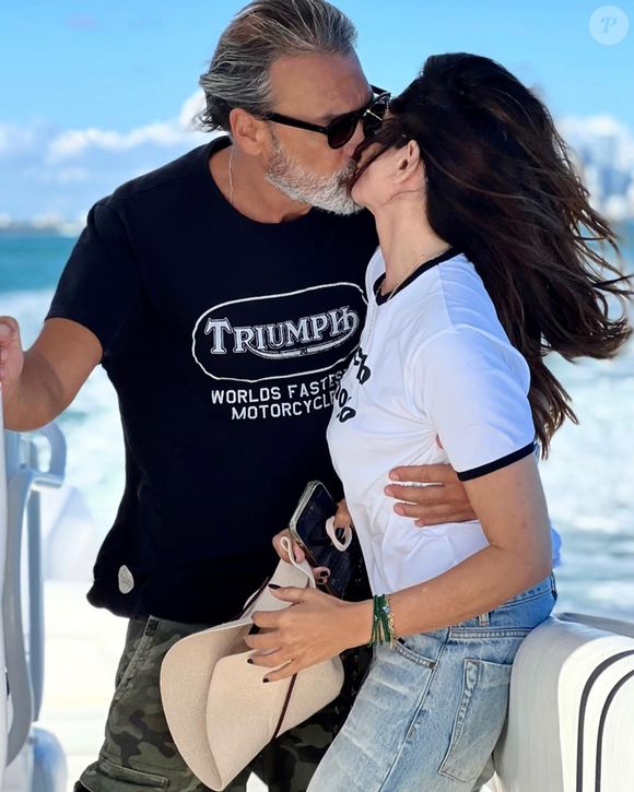 Père de deux filles, Léa et Allison Nina, Gérard Kadoche a également été salué par sa fille aînée à travers un message publié sur les réseaux sociaux. 

Veronika Loubry est très amoureuse de son petit ami Gérard Kadoche. @ Instagram / Veronika Loubry