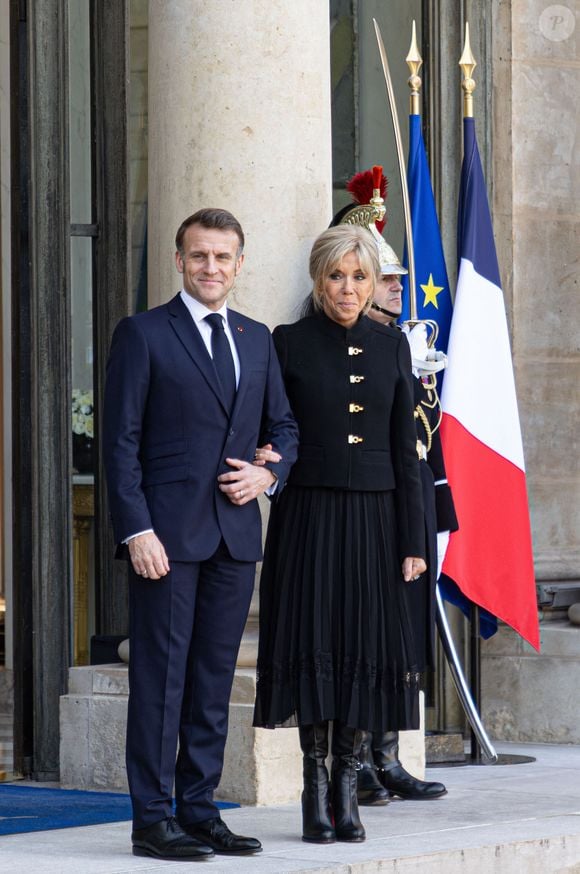 Emmanuel Macron et Brigitte Macron avant un déjeuner de travail au palais de l'Elysée à Paris, le 13 janvier 2026. 

Photo : Florian Savina / Bestimage
