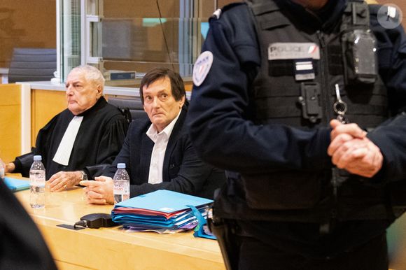 Cette dernière, enceinte au moment de l'accident, avait perdu son bébé. Ce lundi 9 décembre, on apprend que l'acteur de 56 ans est arrivé à la prison de Bordeaux-Gradignan, pour y être incarcéré, comme rapporté par BFMTV. 

L'acteur et humoriste français Pierre Palmade et son avocat Alain Barsikian lors de son procès au palais de justice de Melun, le 20 novembre 2024.