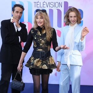 Boris Terral, Arielle Dombasle et Billy Blanchard (fils de Julie Depardieu) - Séance photo du film « Les derniers jours de Charles Baudelaire » au Grimaldi Forum lors de la 65e édition du Festival TV de Monte-Carlo, le 13 juin 2026
© Denis Guignebourg /Bestimage