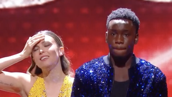 Tout juste éliminé de Danse avec les stars, il quitte déjà la France ! Jungeli immortalisé dans une folle vidéo