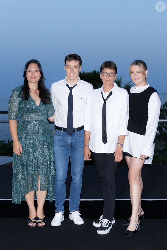 S.A.S. la princesse Stéphanie de Monaco, Louis et Marie Ducruet et Camille Gottlieb posent avant le gala Fight AIDS Monaco, à la Salle des Etoiles du Sporting Monte-Carlo, à Monaco, le 5 juillet 2025. © Olivier Huitel/Pool Monaco/Bestimage
