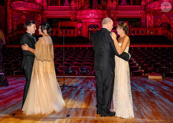 Louis Ducruet, sa femme Marie Chevallier, le prince Albert II de Monaco et la princesse Stéphanie de Monaco lors du Bal du Centenaire en hommage au Prince Rainier III au profit de "The Fight Aids Monaco" à l'atrium du Casino de Monte-Carlo à Monaco, le 20 octobre 2023. © Jean-Charles Vinaj/Pool Monaco/Bestimage