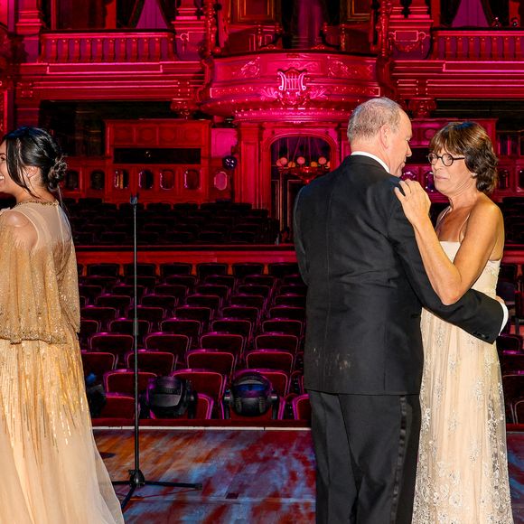 Louis Ducruet, sa femme Marie Chevallier, le prince Albert II de Monaco et la princesse Stéphanie de Monaco lors du Bal du Centenaire en hommage au Prince Rainier III au profit de "The Fight Aids Monaco" à l'atrium du Casino de Monte-Carlo à Monaco, le 20 octobre 2023. © Jean-Charles Vinaj/Pool Monaco/Bestimage