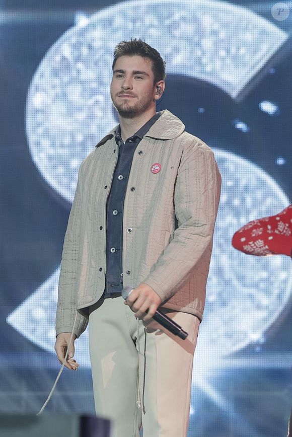 Exclusif - Julien Lieb lors du concert du gala de Noël de l'association Tout le monde contre le cancer fête ses 20 ans diffusé le 24 décembre sur M6 à l'Adidas Aren Porte de la Chapelle à Paris, France, le 4 décembre 2025. © Coadic Guirec/Bestimage