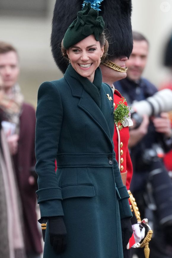 Catherine (Kate) Middleton, princesse de Galles, colonel des Irish Guards, visite le régiment lors du défilé de la Saint-Patrick à la caserne Wellington de Londres, Royaume Uni, le 17 mars 2025. © Julien Burton/Bestimage