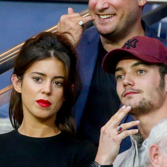 Louis Sarkozy fait actuellement la tournée des médias français pour promouvoir son dernier ouvrage intitulé :  "Napoléon Bonaparte : L’Empire des livres".

Louis Sarkozy et sa compagne Natali Husic dans les tribunes lors du match de Ligue 1, Paris Saint-Germain (PSG) vs Toulouse FC (TFC) au Parc des Princes à Paris, France. (Agence / Bestimage).