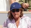 "Parce que Raphaël est mon dernier. Et que ce départ n’avait pas tout à fait la même saveur que les précédents, même si ce n’était 'que' pour quelques mois. Les premiers temps ont demandé un ajustement. Un nouveau rythme à trouver, une autre façon de vivre le quotidien", a-t-elle avoué."

Sandrine Kretz dans les tribunes lors des Internationaux de France de Tennis de Roland Garros 2023. Paris, le 10 juin 2023. © Jacovides-Moreau / Bestimage