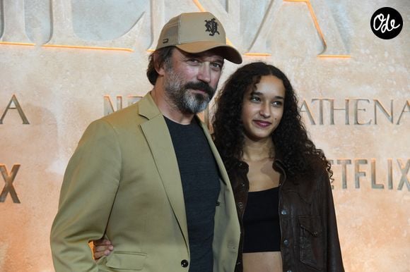 Vincent Perez et sa fille Tess - Avant-première du film "Athena" à la salle Pleyel à Paris le 13 septembre 2022 © Giancarlo Gorassini / Bestimage