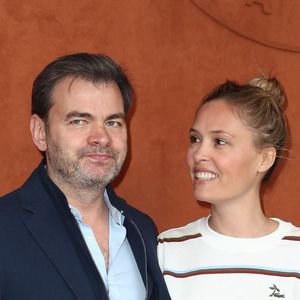 Clovis Cornillac et sa femme Lilou Fogli - Finale hommes lors des internationaux de France de tennis de Roland Garros 2019 à Paris, le 9 juin 2019. © Jacovides - Moreau / Bestimage