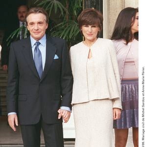 Mariage civil de Michel Sardou et Anne-Marie Périer à Neuilly, 11 octobre 1999. © Abaca
