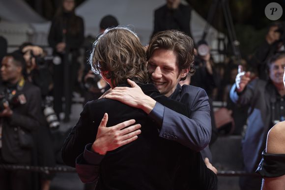 le jeune homme n'a pas réussi à contenir son émotion. 

Abraham Wapler - "La Venue De L'avenir" -  red carpet at the 78th annual Cannes Film Festival at Palais des Festivals on May 22, 2025 in Cannes, France © Olivier Borde/Bestimage