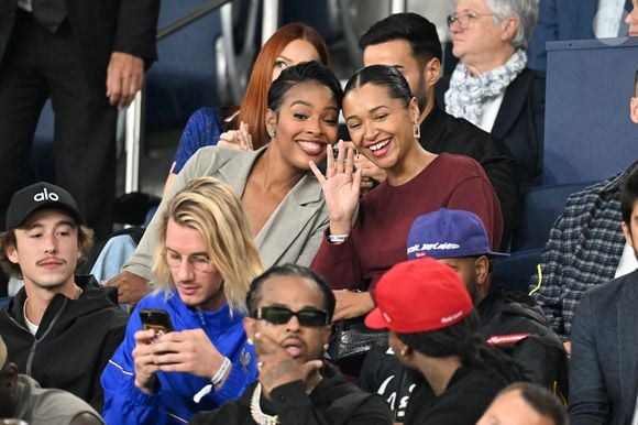 Miss France 2025, Angélique Angarni-Filopon, a également marqué la soirée

Angélique Angarni-Filopon (Miss France 2025), Paul Mirabel, Kalash - Célébrités dans les tribunes lors du match de qualification pour la Coupe du Monde 2026 entre la France et l'Islande (2-1) au Parc des Princes à Paris le 9 septembre 2025. © Lionel Urman/Bestimage