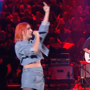 Lou Sirkis dans "Taratata"