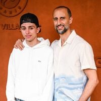 Arié Elmaleh à Roland-Garros avec son fils Isaac, né de sa relation avec Virginie Ledoyen : le jeune homme a bien grandi