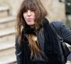 Lou Doillon a justement partagé sur Instagram un échange aussi tendre qu'inattendu avec son jeune fils, Laszlo, confronté à la voix de sa grand-mère.

Lou Doillon - Inauguration de la passerelle Jane Birkin devant les 41-43 quai de Valmy à Paris le 13 décembre 2025.
© Cyril Moreau / Bestimage