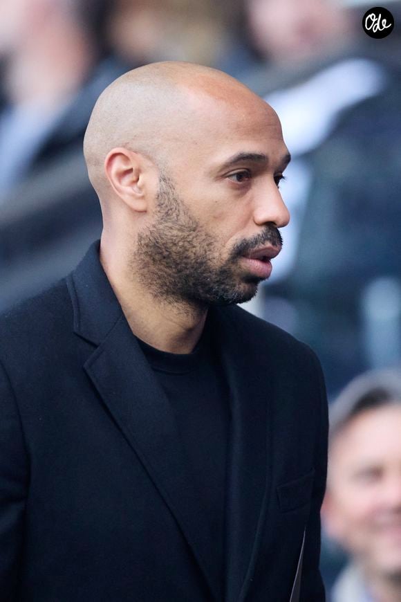 Thierry Henry - Célébrités dans les tribunes du match de Ligue 1 Uber Eats "PSG-Toulouse" (1-3) au Parc des Princes à Paris le 12 mai 2024. © Cyril Moreau/Bestimage