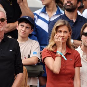 Denis Brogniart, sa femme Hortense Brogniart, Ophélie Meunier et son mari Mathieu Vergne - Dernier match de sa carrière pour R.Gasquet, battu par J.Sinner (6-3, 6-0, 6-4) lors des Internationaux de France de Tennis de Roland Garros 2025, le 29 mai 2025. 
© Jacovides / Moreau / Bestimage